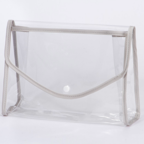 スナップボタン付きクリアポーチ