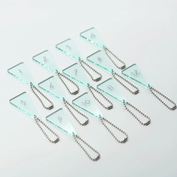 ロッカーキーホルダー トライアングル ガラス色（12個セット）