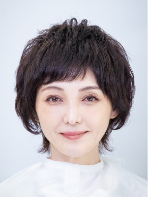 グレージュブラウン(GrB) 施術後 - グレーのクールさとベージュの柔らかさを持つ仕上がり